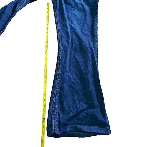 Mudd Womens Size 26 Jeans Bell Bottom Dark Wash Denim Blue 5 Pocket Hippie Retro - Picture 4 of 8